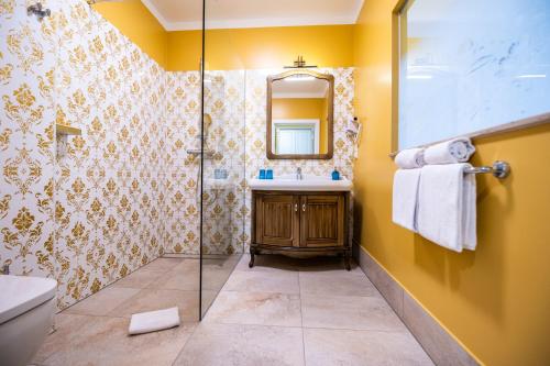 Bathroom sa Hotel Vulkan Residenz - Self-Check-in