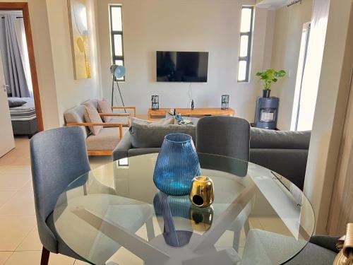 Μια τηλεόραση ή/και κέντρο ψυχαγωγίας στο Your Home Away From Home
