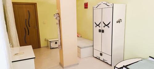 A bathroom at Europroperties Iglika Apartments