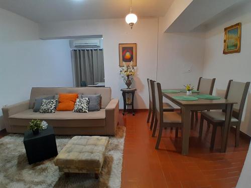 Posezení v ubytování OBhouse Apartment, para sentirse como en casa!