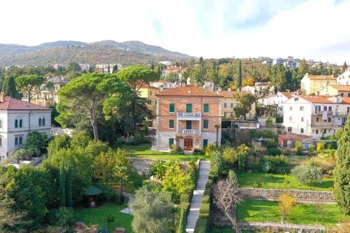 Luxury Apartment Sonja - with hot tub, near sea, free parking