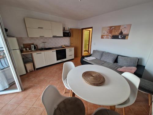 Kuchyň nebo kuchyňský kout v ubytování Apartment Matošić