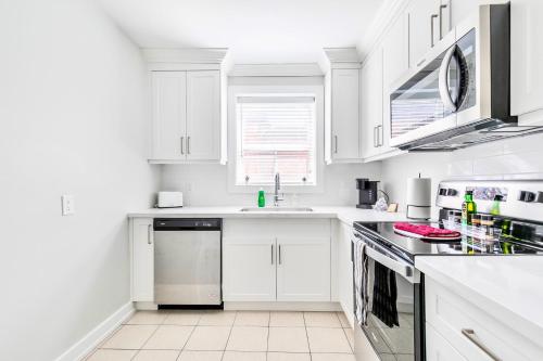 Photo de la galerie de l'établissement Modern 1BR Apartment in Corktown Hamilton, à Hamilton