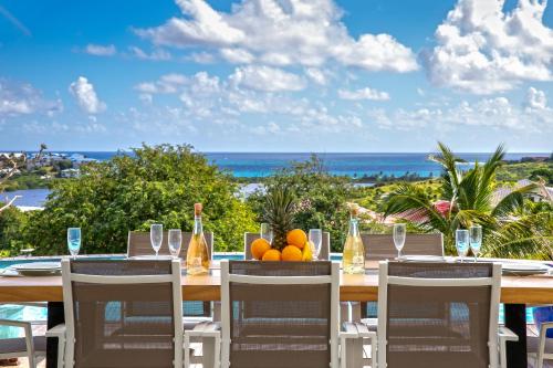 Villa Eskarcel, vue mer sur Orient Bay, piscine chauffée, très spacieuse