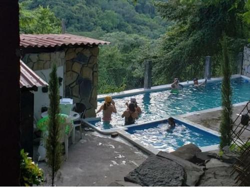 Bazén v ubytování FINCA QUINTA LOS CEDROS nebo v jeho okolí