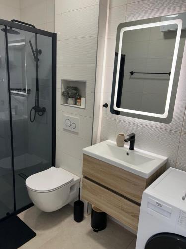 Bilik mandi di Seafront Studio-Apartment