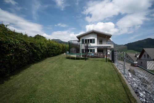 ホームステイから撮影された、または一般的な山の景色
