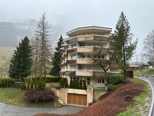 Appartement moderne et spacieux avec 2 belles terrasses vu sur montagne