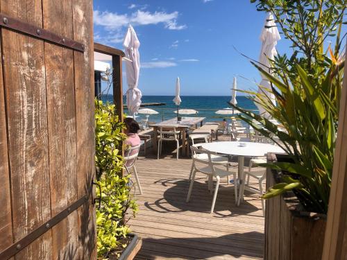 Cannes Sea front terace iland view parking AC wifi