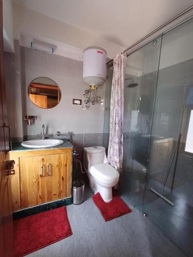 Koupelna v ubytování Kunzom Inn Tabo