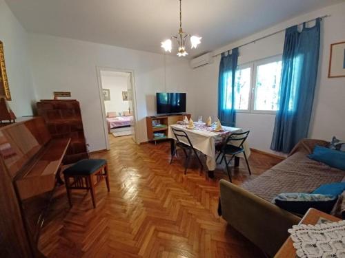 Apartments by the sea Rijeka - 22429