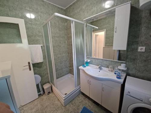 Apartments by the sea Rijeka - 22429