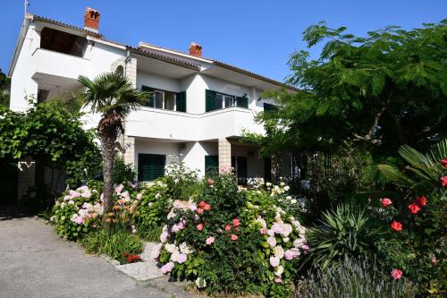 Apartments with a parking space Banjol, Rab - 23240