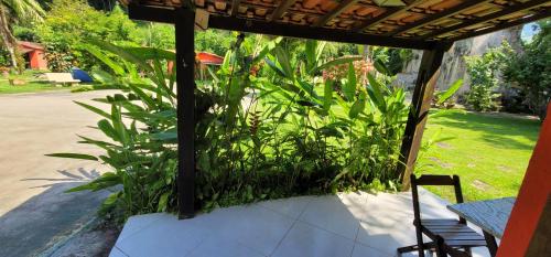Taman di luar Chales Internacional