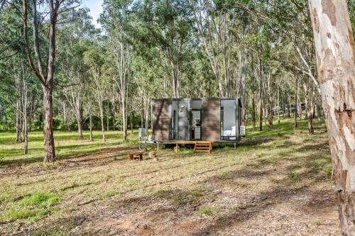 Wollemi Tiny House by Tiny Awayにある庭