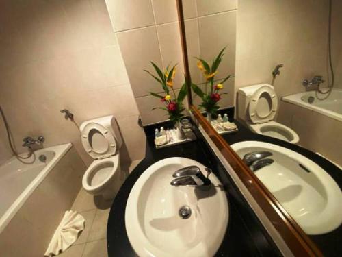 Bilik mandi di Dara Reang Sey Angkor Hotel