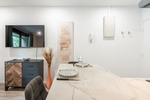 Le Bonlieu 3 - Joli studio avec balcon en plein coeur de la ville