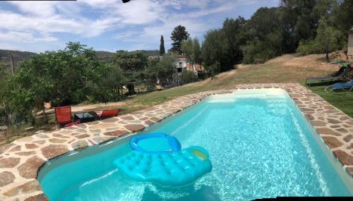 Bazén v ubytování Agriturismo La Casa delle Fate nebo v jeho okolí