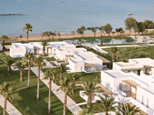 Výhled na bazén z ubytování Casa Marron Grecotel All Inclusive Resort nebo okolí
