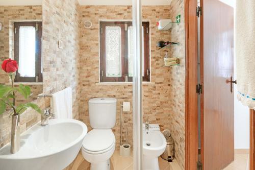 Bilik mandi di Bela casa na Costa Vicentina
