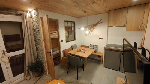 La cabane du petit loup, 4 personnes, skis aux pieds
