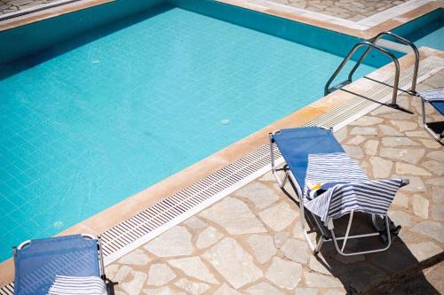 Πισίνα στο ή κοντά στο Secret Garden Villa-3BD, Pool & BBQ in Chalikounas