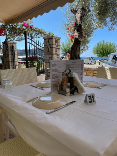 Fotografie z fotogalerie ubytování Rondo's Hotel v destinaci Himare