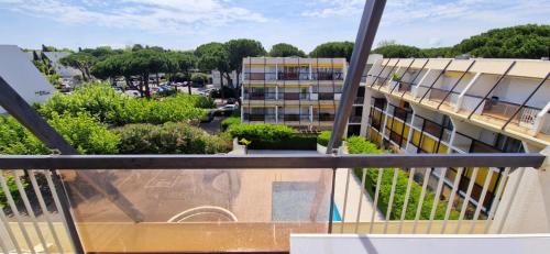 Photo de la galerie de l'établissement Chez flow joli studio cabine climatisé avec parking et piscine, à La Grande Motte