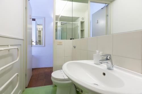 Frattina Atmosphere by Rental in Rome