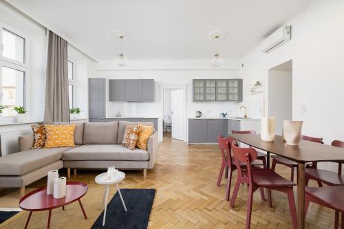 3-bedroom Apartment - Plac Wolnica 12A