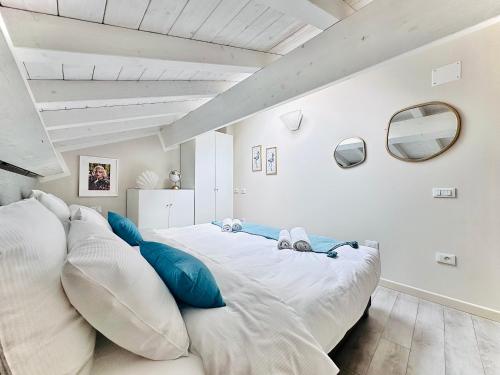 Posteľ alebo postele v izbe v ubytovaní Le duplex - 2 pièces centre Cannes