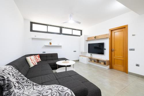 H2M Alta 20 Smart TV Central Air Conditioning