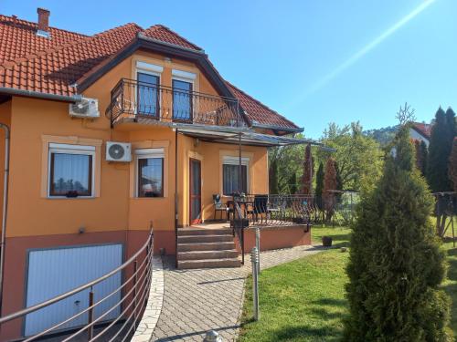 Napsugár Apartman