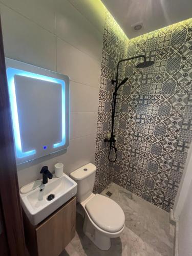 Ένα μπάνιο στο Charmant appartement 2 chambres à Casablanca, à 10 min de la plage