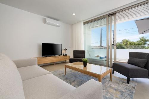Dália modern apartment Five minutes to beach