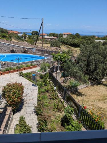 Gallery image of Meltemi Apartments in Skála Néon Kydonión