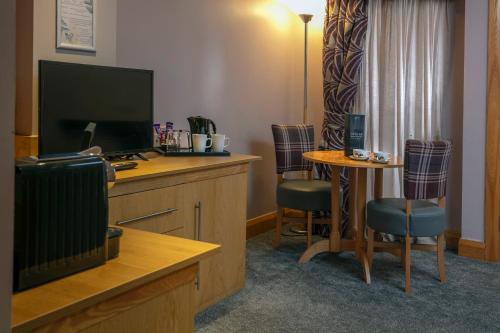 Dapur atau dapur kecil di Best Western Premier Suites Hotel & Spa Liverpool-Knowsley