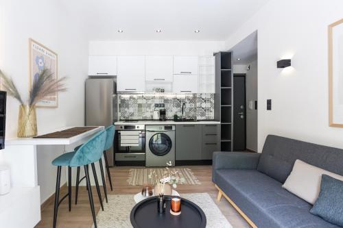 Central Modern Apartment 2