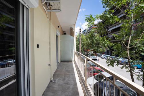 Central Modern Apartment 2