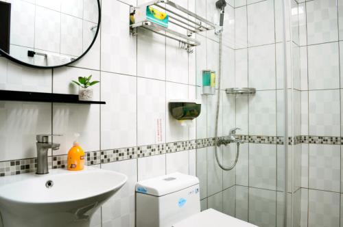Un baño de Lu-Kang Traveler Inns