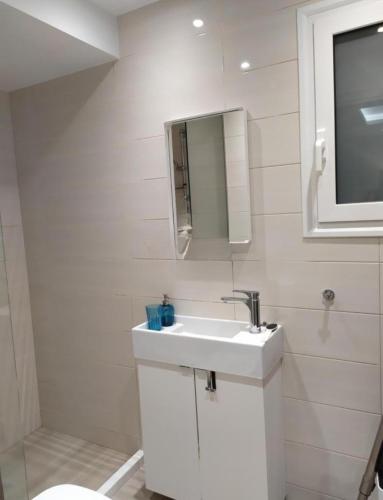 Cozy apartment at King George str Pagkrati