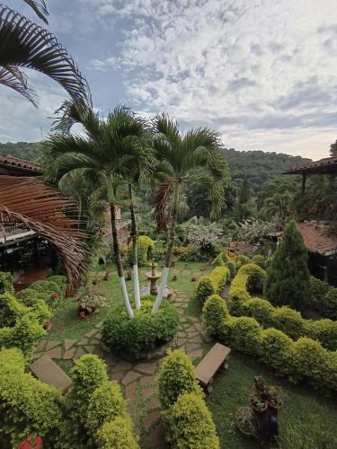 Hotel Campestre Casona del Camino Realにある庭