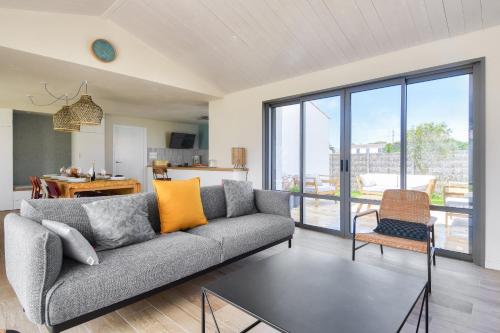 maison neuve- 6 adultes & 4 enfants - 350m plage