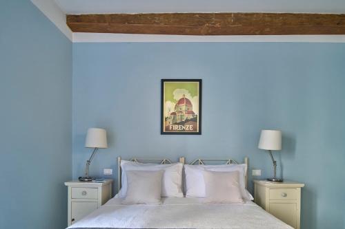 Panicale Blue Historic 1BR Stay Near Medici Chapels & Mercato Centrale