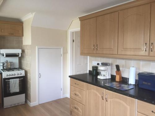 Dapur atau dapur kecil di 2 Ringolds Way