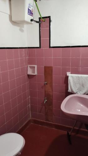 Vonios kambarys apgyvendinimo įstaigoje Sol de la cumbre