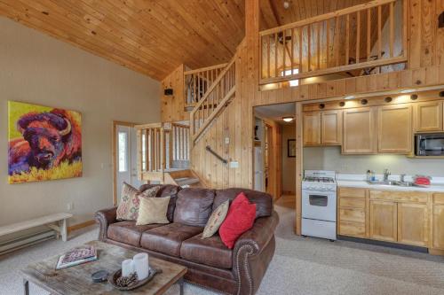 Serenity Ridge Retreatにあるキッチンまたは簡易キッチン