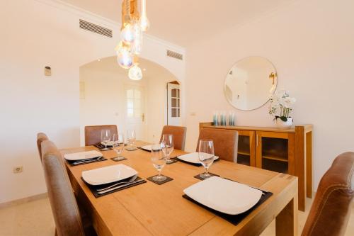 Holiday apartment with private terrace, just 10 minutes by car from Elviria Beach, Marbella