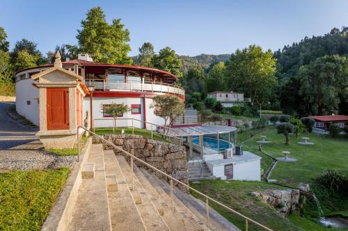 Piscina a Quinta do Rio Gerês o a prop