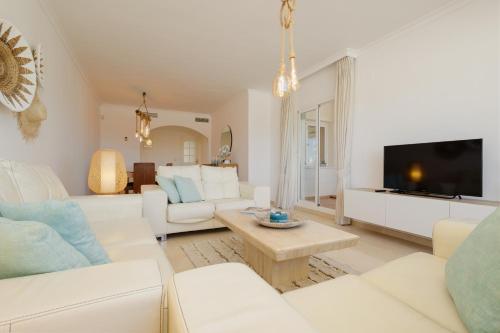 Holiday apartment with private terrace, just 10 minutes by car from Elviria Beach, Marbella